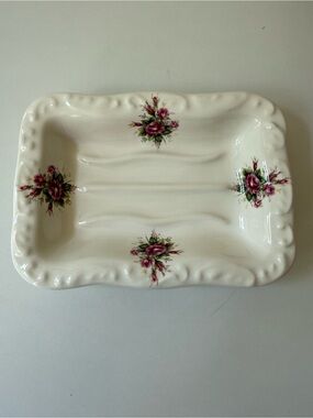 Athena White Ceramic Vanity Soap Dish with Pink Rose Clusters